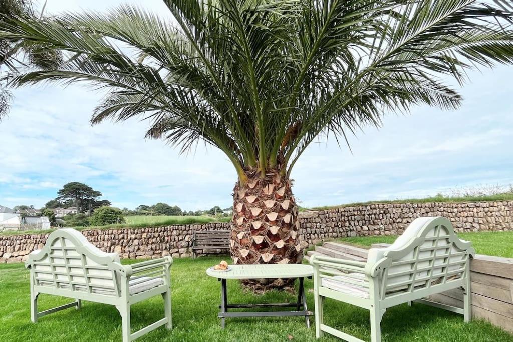 Modern 3 Bed With Parking, Private Garden Holiday home Newlyn